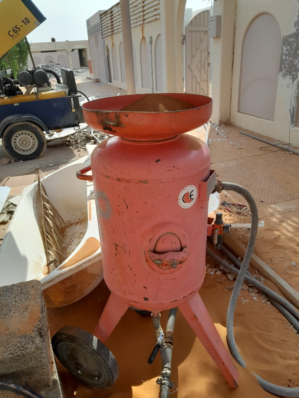 أجهزة ضغط الرمل